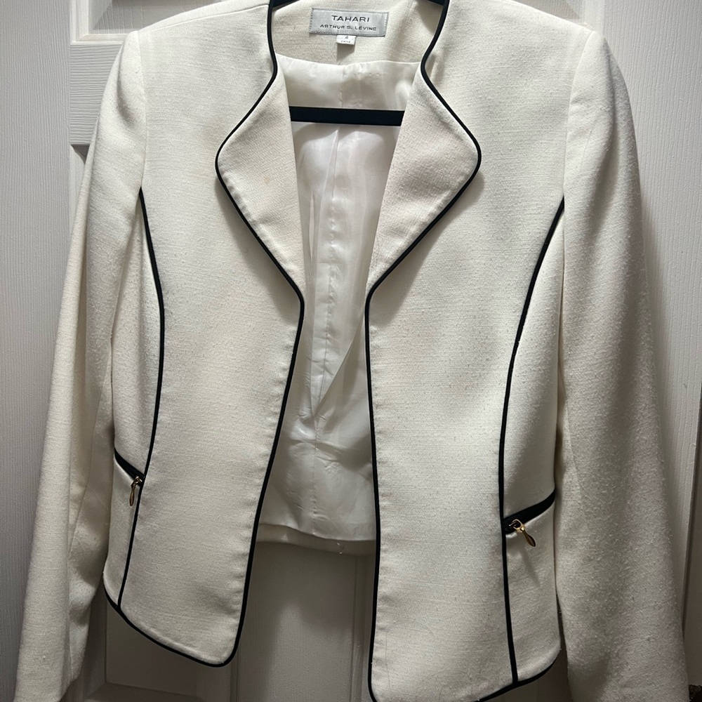 Cute Jacket with pockets